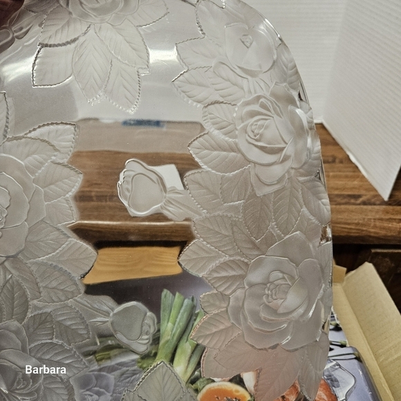 Vintage Studio Nova "Winter Rose" Elegant Clear Floral Glass Serving Tray - Picture 8 of 8